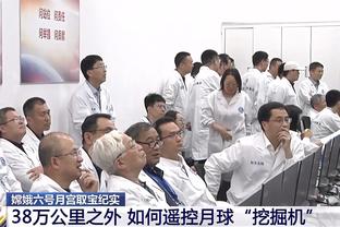 罗马南看台球迷打出标语支持穆帅：穆里尼奥终生都是罗马人